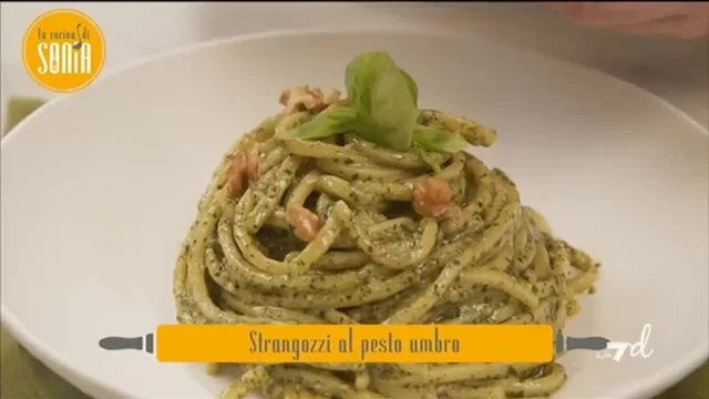 Dall'Umbria: Strangozzi al pesto umbro