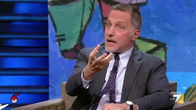 L'intervista a Massimo Giannini: "E' pacco sanità, una scatola vuota a 4 giorni dal voto europeo"