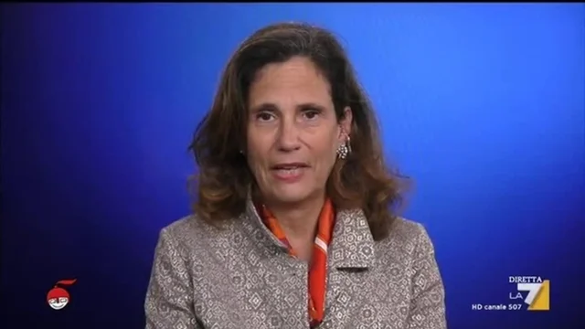 Coronavirus, come e quando utilizzare mascherina e guanti (Ilaria Capua)