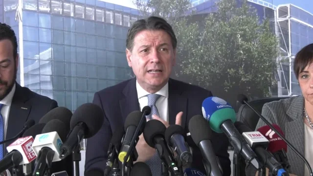 Puglia, Conte annuncia in diretta l'uscita dalla giunta Emiliano: "Estirpare le erbacce"
