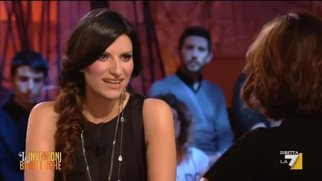 I 40 anni di Laura Pausini, rivediamo l'Intervista Barbarica