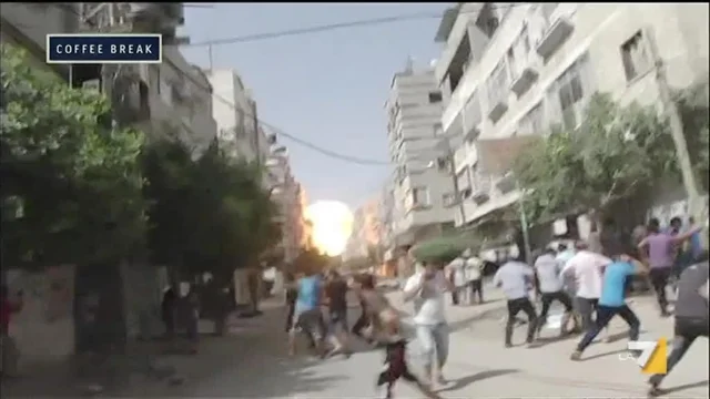 La copertina del 14 luglio 2014 - Morte a Gaza