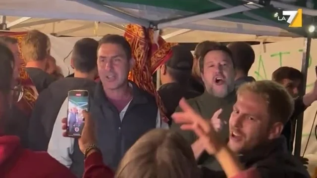 Pontida, Salvini e Vannacci cantano "Generale" di De Gregori: il video