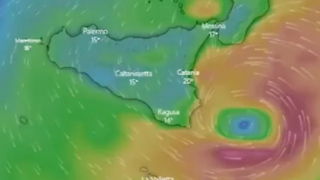 Maltempo in Sicilia, così l'uragano Apollo sta colpendo l'isola: le immagini dal satellite