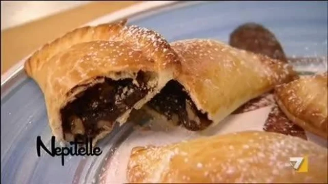 Dolce calabrese farcito con marmellata e cioccolato