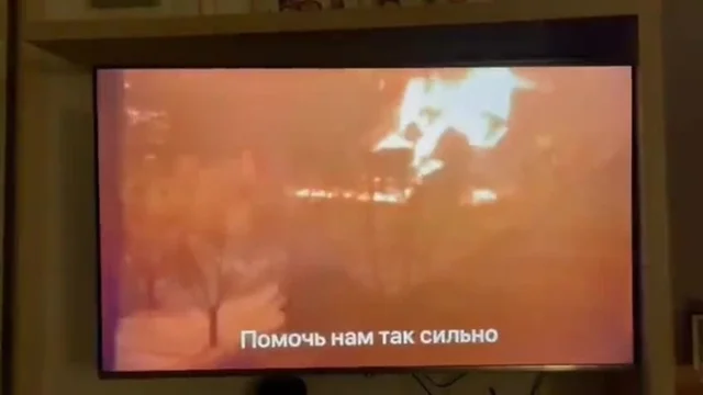 La tv russa è stata hackerata da Anonymous: "Ora trasmettiamo la realtà di ciò che sta accadendo in Ucraina"