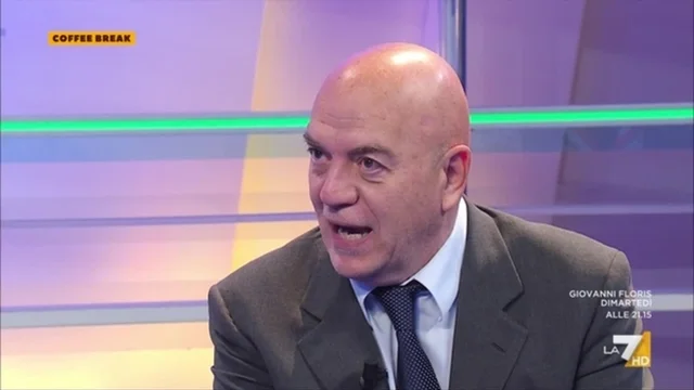 'Pfizer-gate', Marco Rizzo vs De Luca: "Come mai gli SMS della Von Der Leyen con Bourla non li possiamo vedere?"