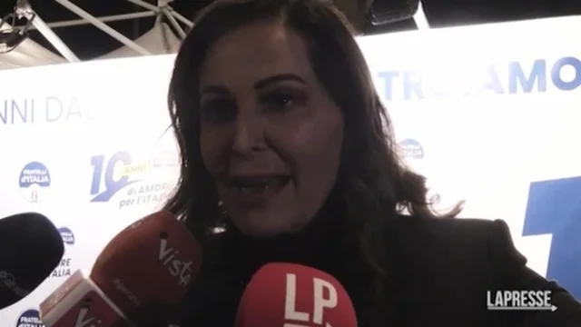 La ministra Santanchè: "Spiagge libere sono posti non degni di noi umani"