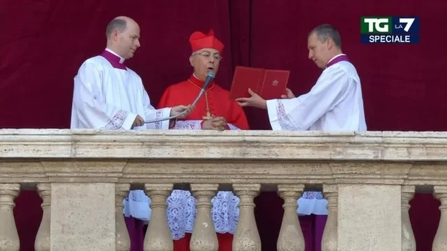 Il nuovo Papa è l'americano Prevost: si chiamerà Leone XIV