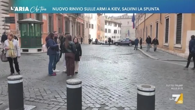 Nuovo rinvio sulle armi a Kiev, Salvini la spunta
