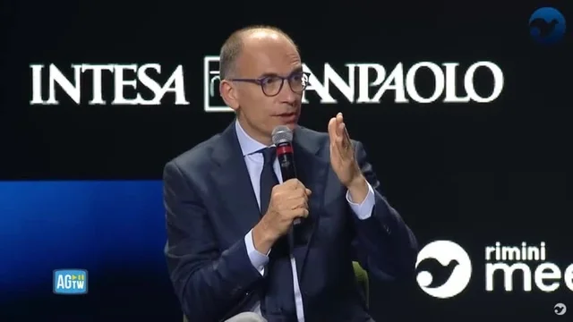 Letta fischiato al Meeting di Rimini parlando di scuola
