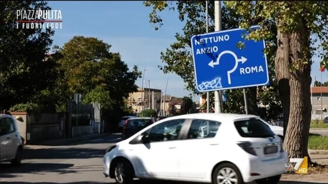 Speciale Piazzapulita - I FUORILEGGE