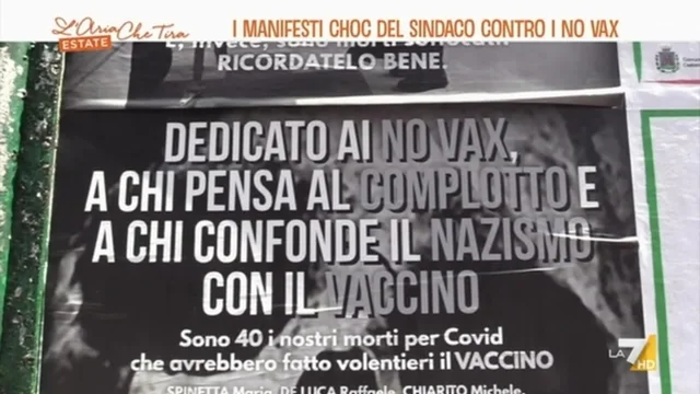 I manifesti choc del sindaco contro i No Vax