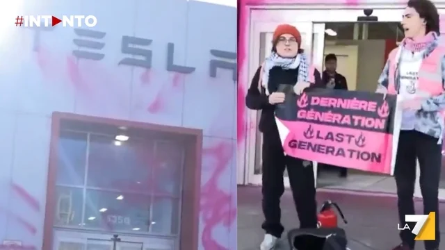 Attivisti climatici vandalizzano un concessionario Tesla in Canada