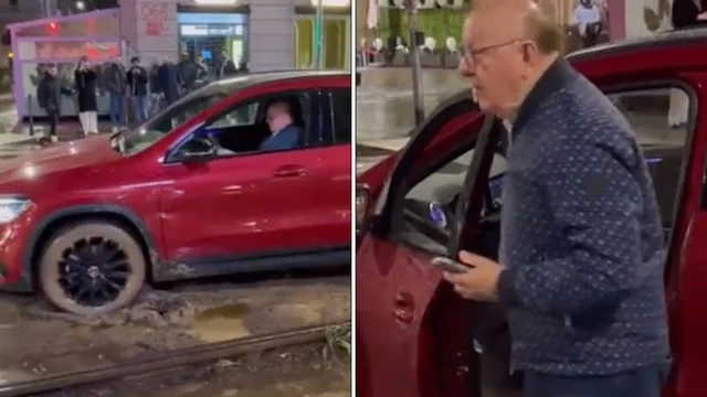 Boldi finisce nelle rotaie del tram e rimane incastrato: il video è virale