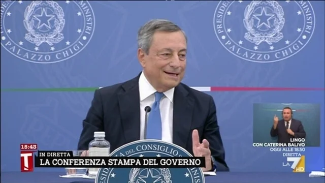 Fondi russi, Draghi: "La democrazia italiana non si fa abbattere dai nemici esterni e dai loro pupazzi prezzolati"