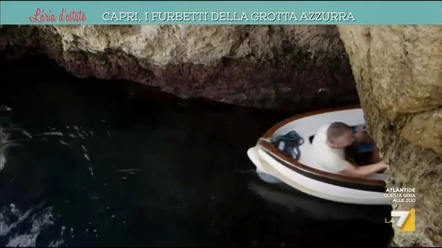 Capri, i furbetti della grotta azzurra