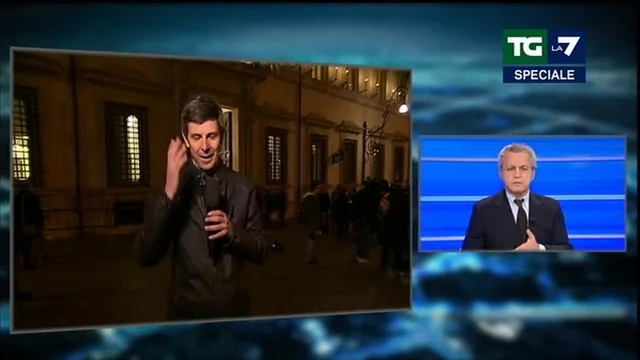 Celata: Mi duole essere qui, c'è Di Battista che parla con altri giornalisti. Mentana: Vai, vacci anche tu