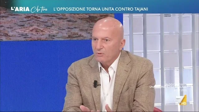 Sentenza Regeni, Augusto Minzolini non si trattiene contro Antonio Tajani: "Certe volte meno parla e meglio è"