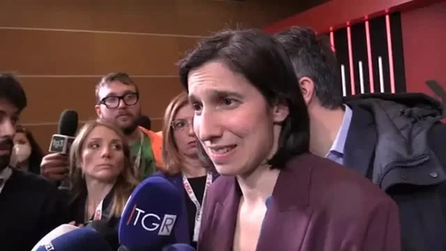Cutro, la lunga pausa di Elly Schlein sull'incontro tra Meloni e i parenti delle vittime