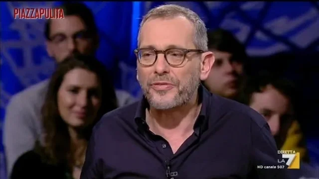"Come si finanzia la macchina di propaganda di Salvini se devono restituire 49 milioni?": la domanda di Corrado Formigli a Matteo Salvini