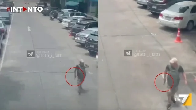 Spara in un mercato e uccide almeno sei persone, poi l’attentatore si suicida