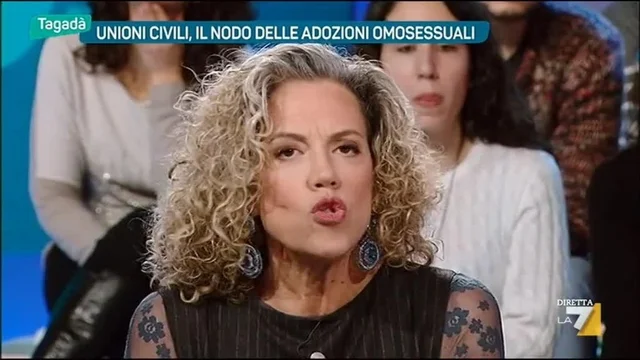 Unioni Civili - Monica Cirinnà risponde sul nodo delle adozioni omosessuali