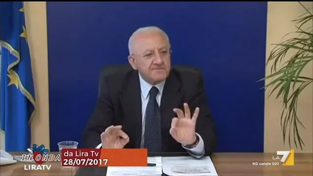 Vincenzo De Luca su abolizione vitalizi: 'Pensate che i grillini abbiano rinunciato a un euro? Ma quando mai!'