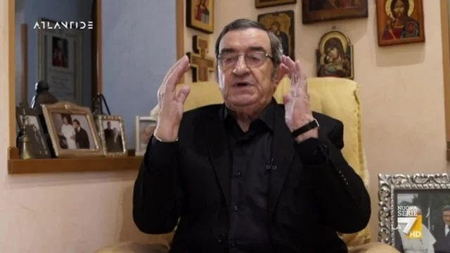 Arturo Mari, fotografo del Papa, racconta l'attentato a Giovanni Paolo II: "I colpi sono stati 4"