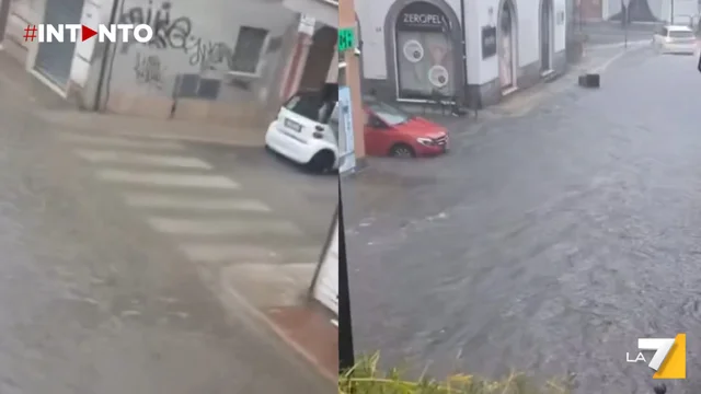 Maltempo, nubifragio a San Benedetto del Tronto, strade allagate e disagi