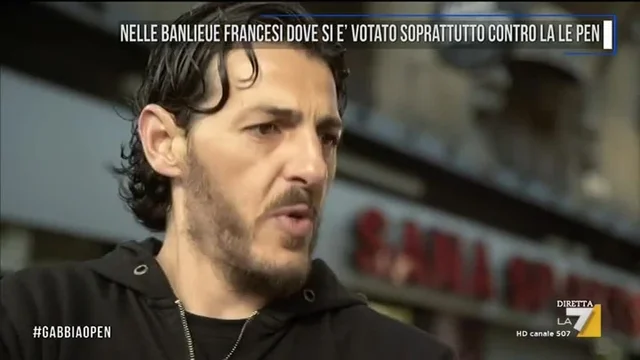 Nelle banlieue francesi dove si è votato soprattutto contro la Le Pen