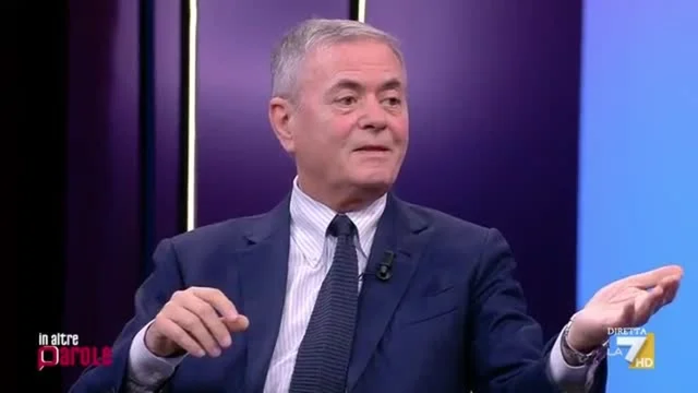 Ezio Mauro: “Meloni tiene il piede in 4 scarpe, ma prima o poi dovrà dirci da che parte sta”