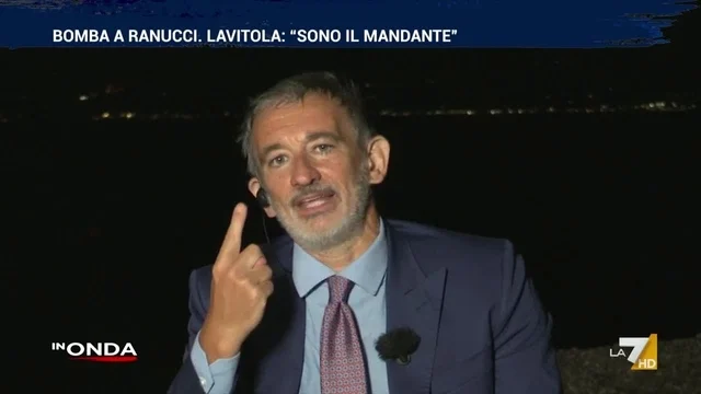 Ranucci, battibecco tra Senaldi e Telese: "Delmastro si è dimesso, Ranucci è ancora il conduttore di Report"