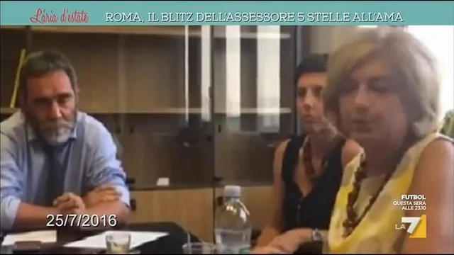 Roma il blitz dell'assessore 5 stelle all'AMA