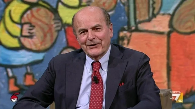 Bersani: “Meloni governa da due anni, dove sono andati i soldi? Alle banche”