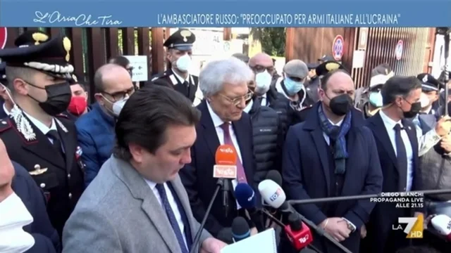 L'ambasciatore russo in Italia Sergey Razov: "Preoccupato per armi italiane all'Ucraina"