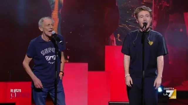 Roberto Vecchioni e Alfa cantano 'Sogna, ragazzo, sogna'