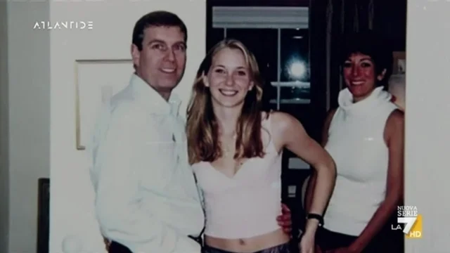 Lo scandalo Epstein e un principe nella polvere, Andrea, il terzogenito della regina Elisabetta, andrà a processo