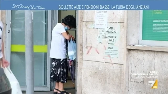 Bollette alte e pensioni basse, la furia degli anziani