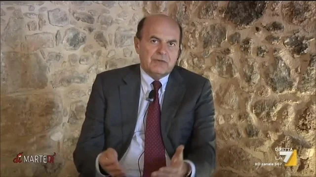 Pier Luigi Bersani su conflitto d'interessi della Boschi: 'Lo capisce anche un bambino'