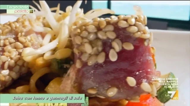 Soba con tonno e germogli di soia