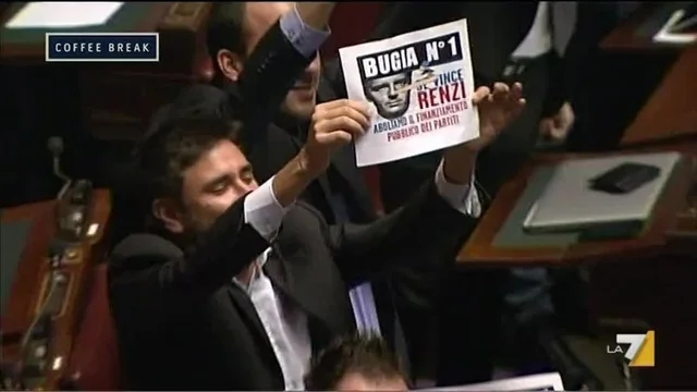 Le reazioni in aula dei deputati del M5S
