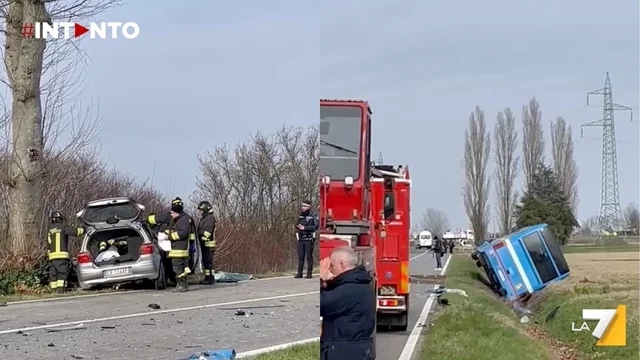 Ferrara, incidente tra auto e bus: una vittima e sette feriti