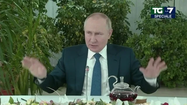 Ucraina, Putin: "Le sanzioni contro la Russia equivalgono a una dichiarazione di guerra"