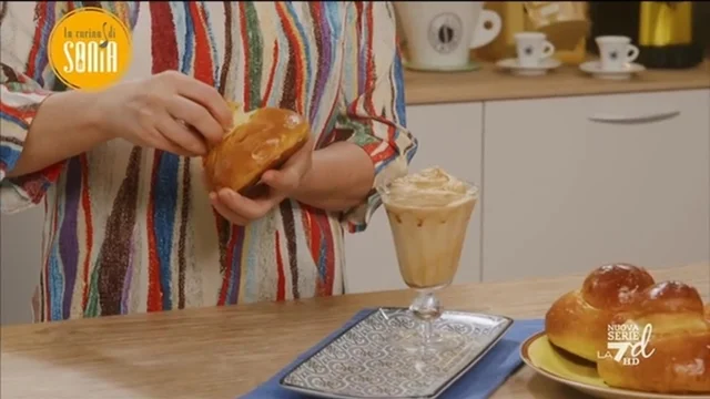 Brioscia col tuppo e granita di caffè