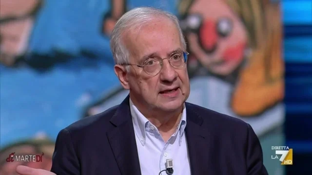 Veltroni: “Gli Stati Uniti implosi in una deriva egocentrico-autoritaria”
