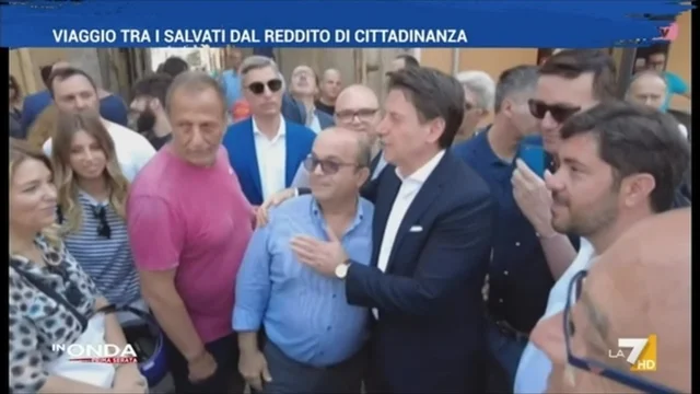 Viaggio tra i salvati dal reddito di cittadinanza