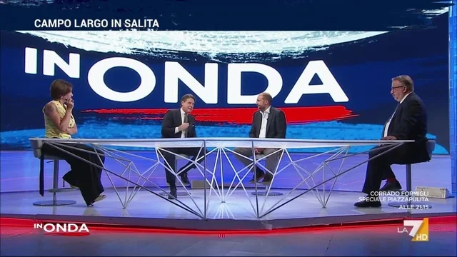 Botta e risposta Conte-Fittipaldi sull'Ucraina: "Dobbiamo imporre una svolta negoziale", "È un pensiero magico, Putin non vuole"