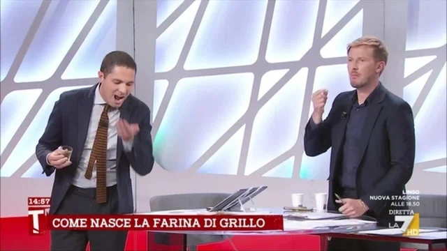 "Davvero lo mangi?", Sappino e Orsingher assaggiano i grilli in diretta