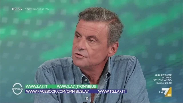 Calenda attacca Renzi: "E' un buffone, bravissimo, gli interessa fare soldi e dire idiozie"